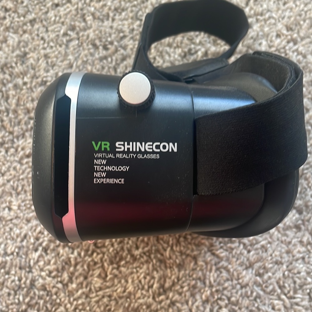 VR headset! - Picture 4 of 4